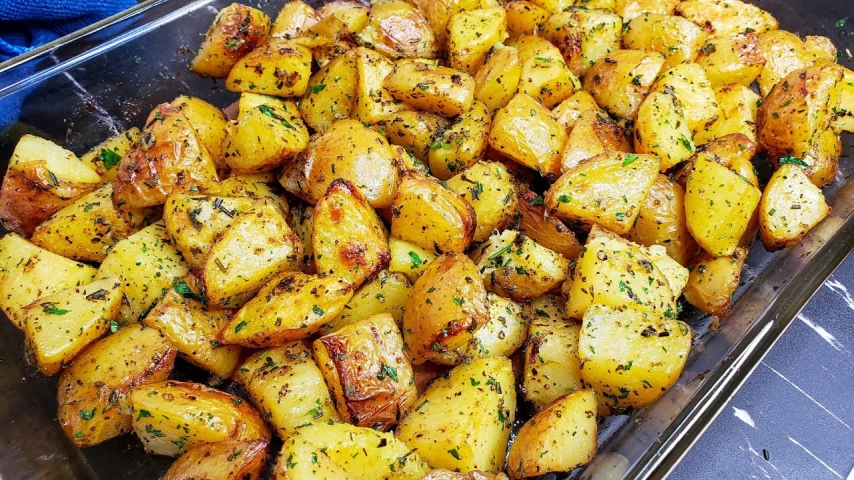 Gajos de Papa al Horno con Limón y Hierbas