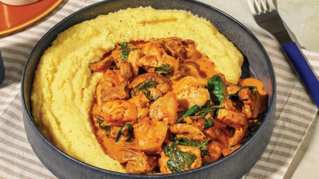 Stroganoff Cremoso de Pollo y Champiñones con Perejil Fresco